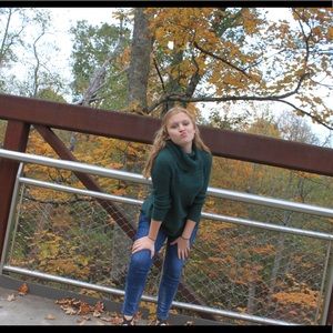 Meet your Posher, Alyssa